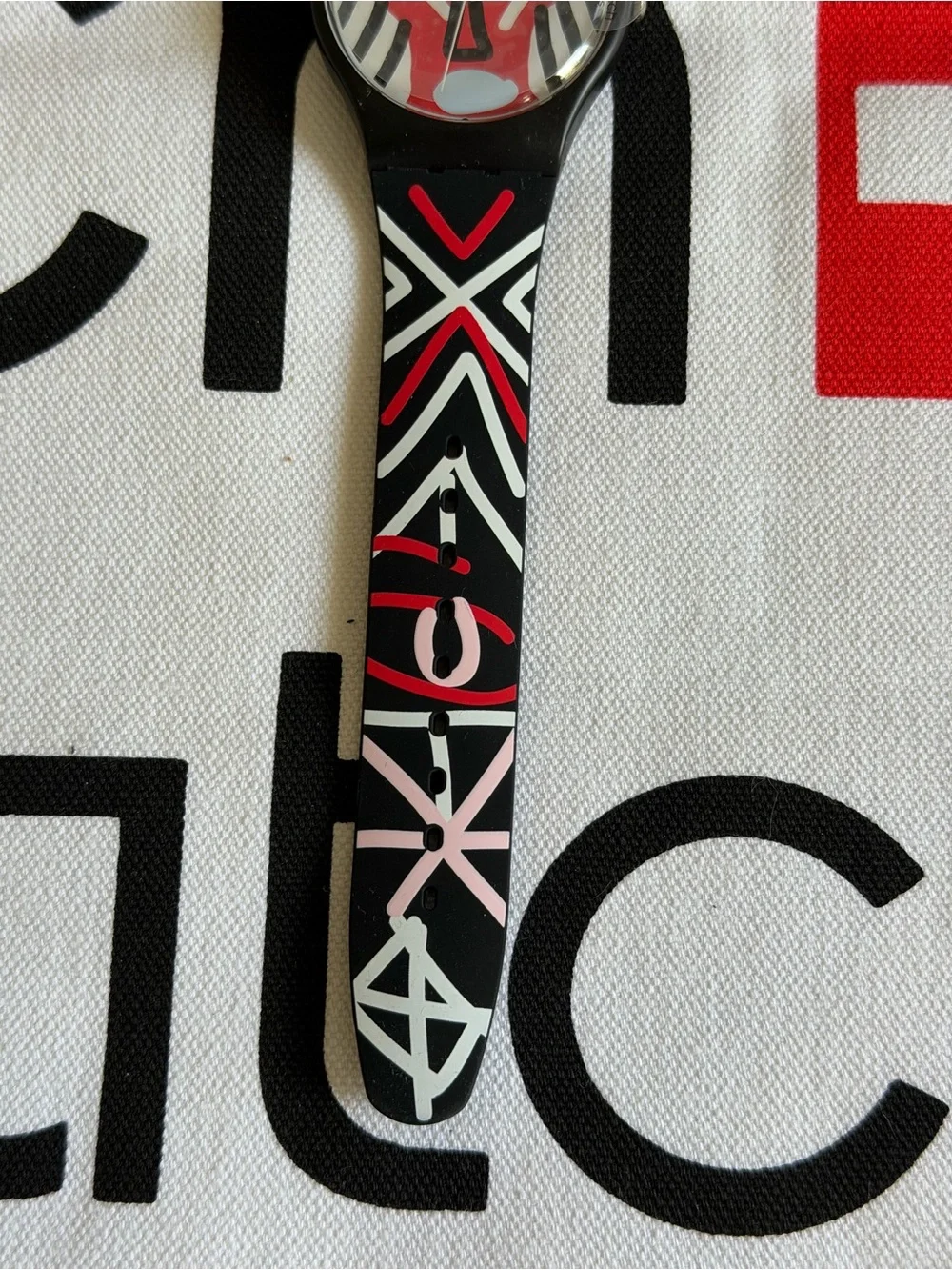 Swatch Mask Parade (SUOB127) unisex watch